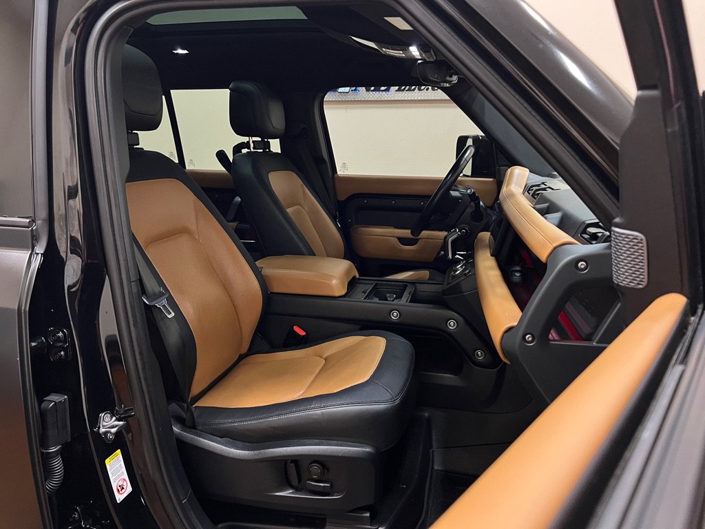 Used 2023 Land Rover Defender 110 X-Dynamic SE AWD/4WD image 25