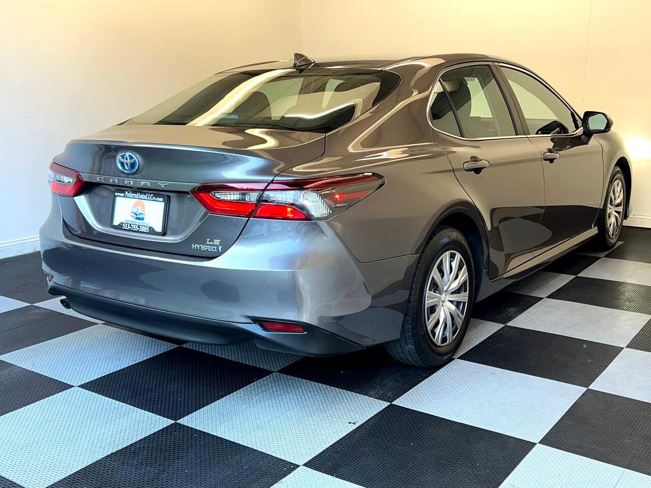 Used 2023 Toyota Camry LE image 4