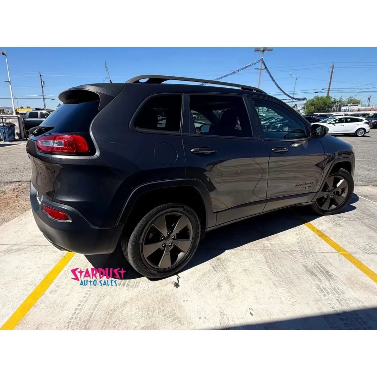 Used 2017 Jeep Cherokee 75th Anniversary FWD image 7