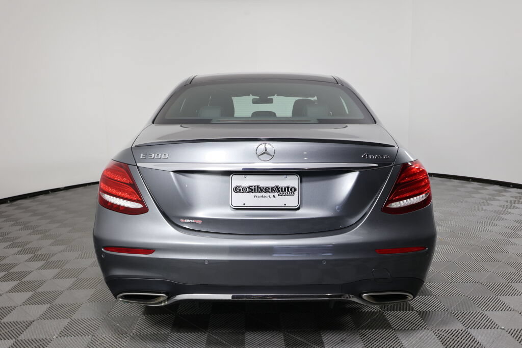 Used 2019 Mercedes-Benz E 300 4MATIC image 3