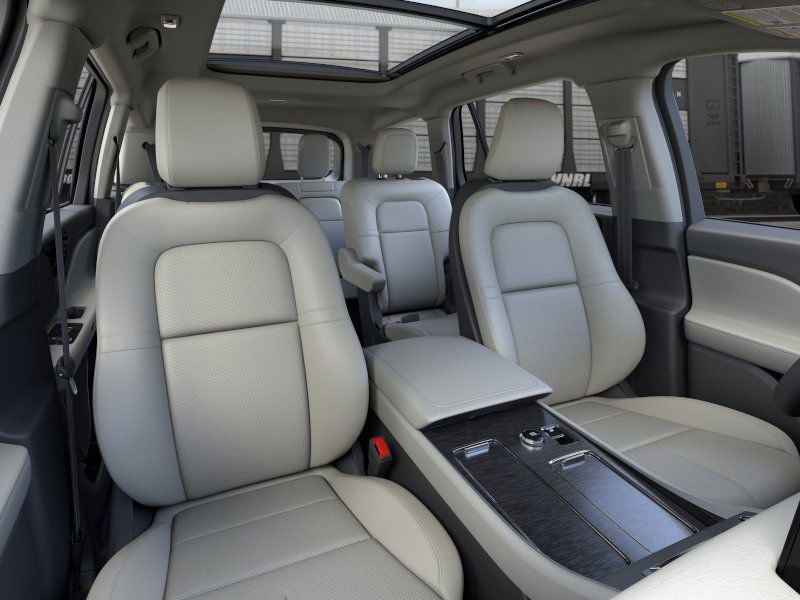 New 2025 Lincoln Aviator AWD image 10