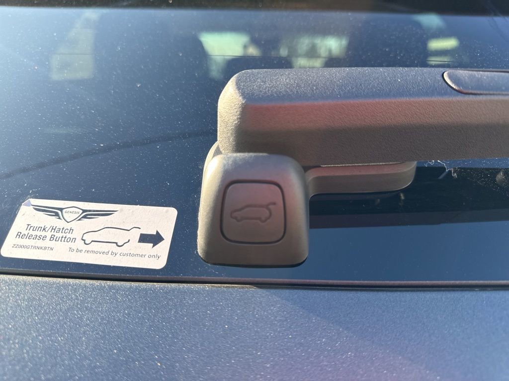 Used 2025 Genesis GV70 2.5T Select w/ Select Package image 12