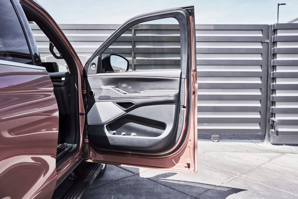 Used 2025 Lincoln Navigator Black Label AWD/4WD image 21