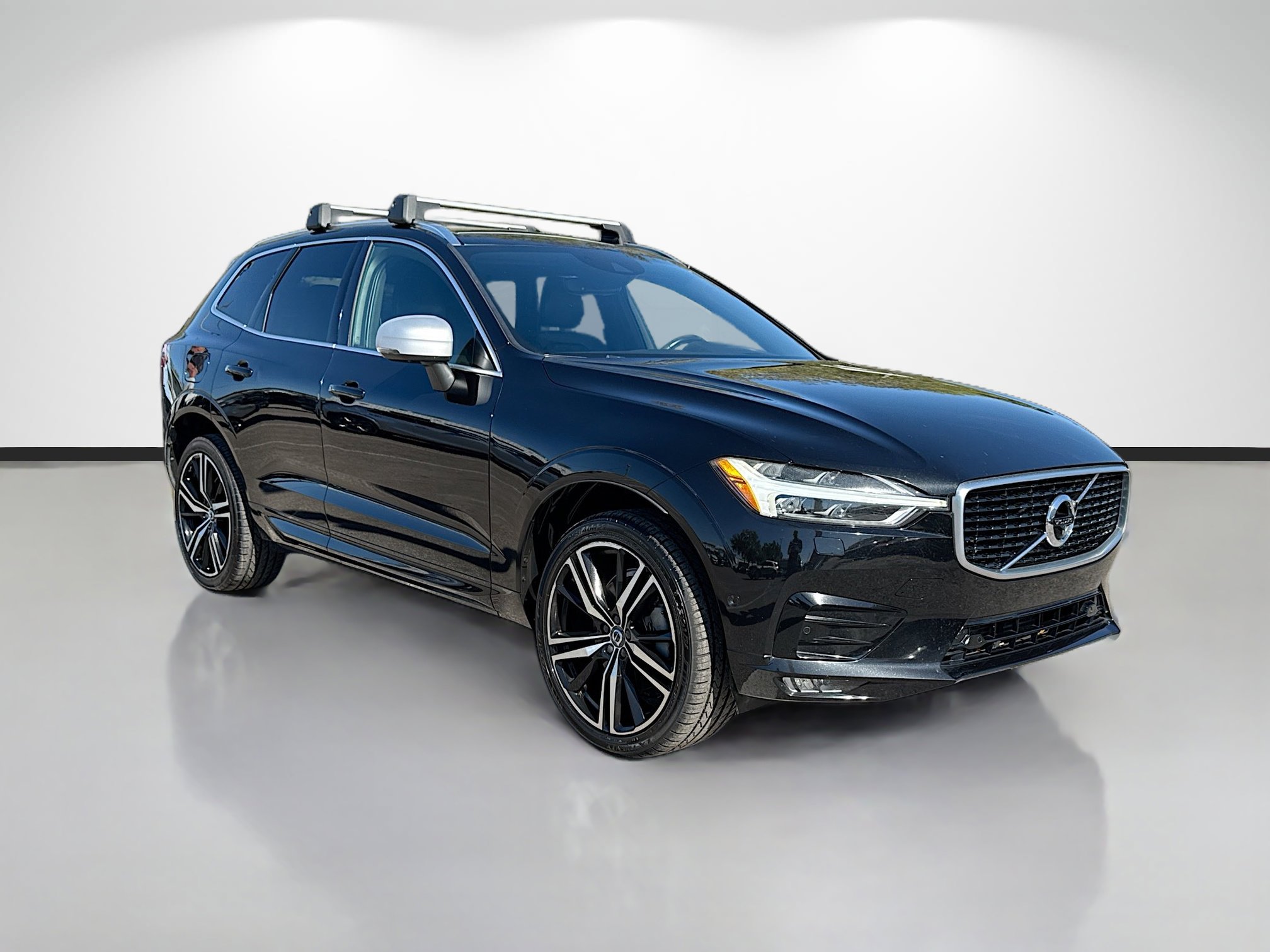 Used 2018 Volvo XC60 T6 R-Design w/ Convenience Package AWD/4WD image 1