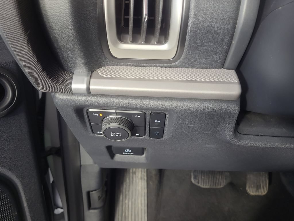Used 2025 Ford Expedition Max Active AWD/4WD image 14