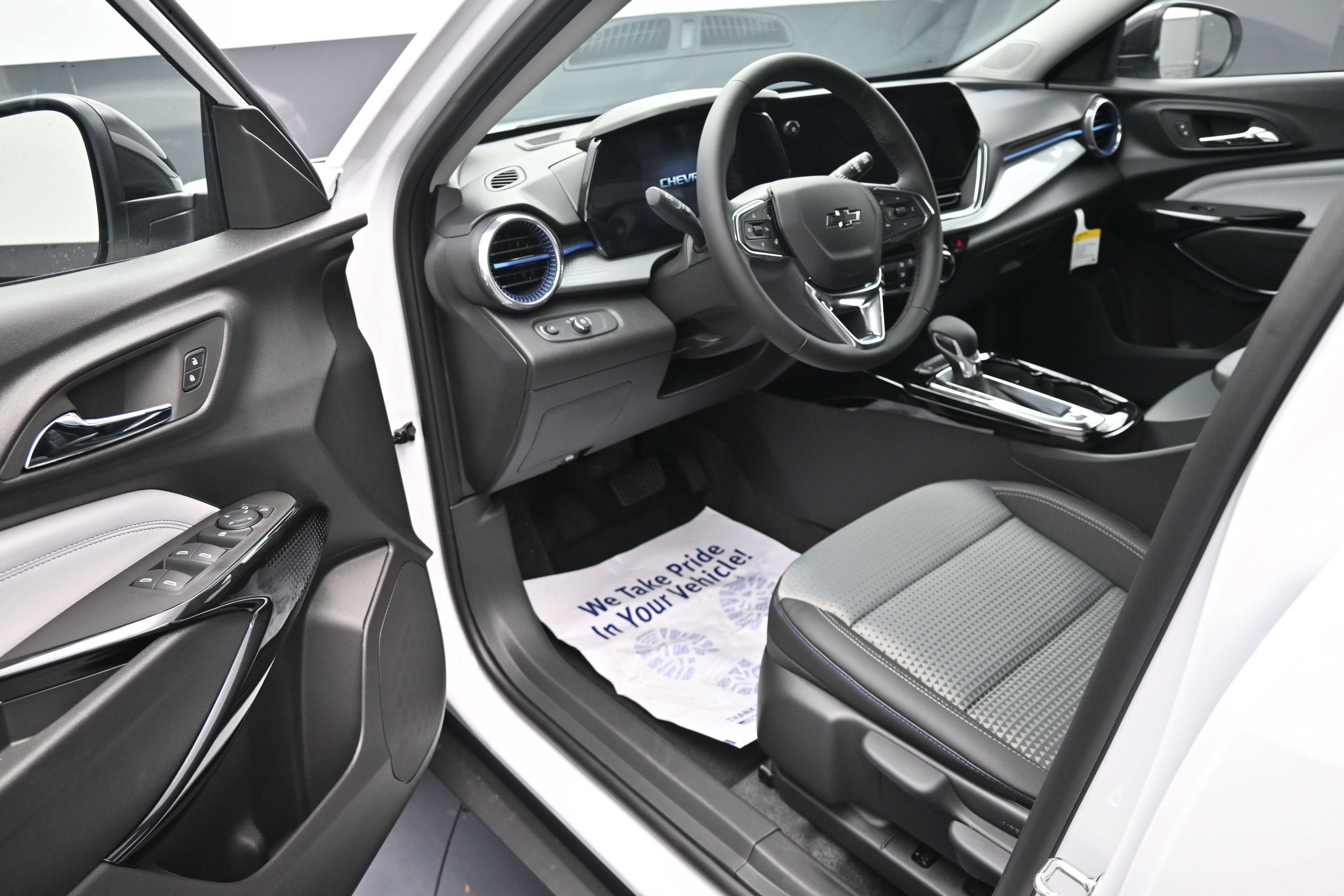 New 2026 Chevrolet Trax LT w/ Driver Confidence Package FWD image 10