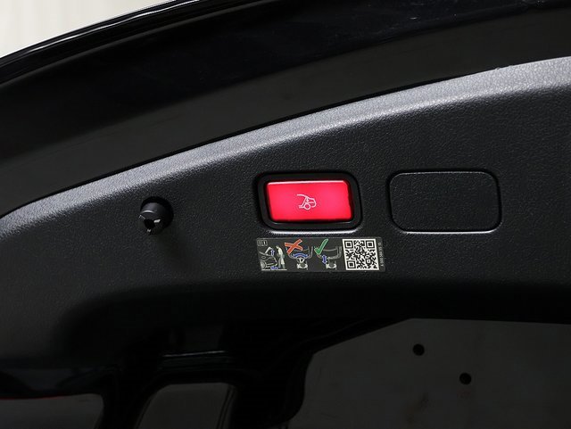 Certified 2024 Mercedes-Benz CLE 450 4MATIC Cabriolet image 30