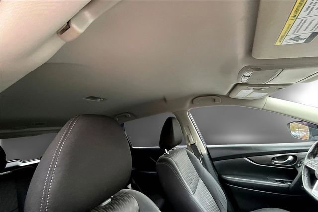 Used 2019 Nissan Rogue SV image 19