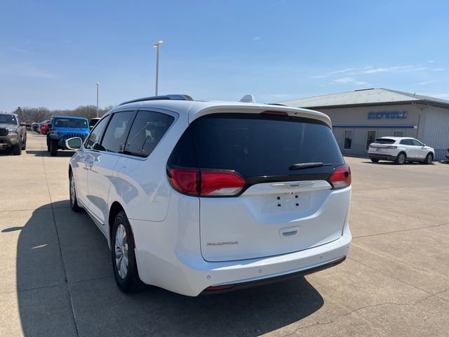 Used 2018 Chrysler Pacifica Touring-L Plus image 7