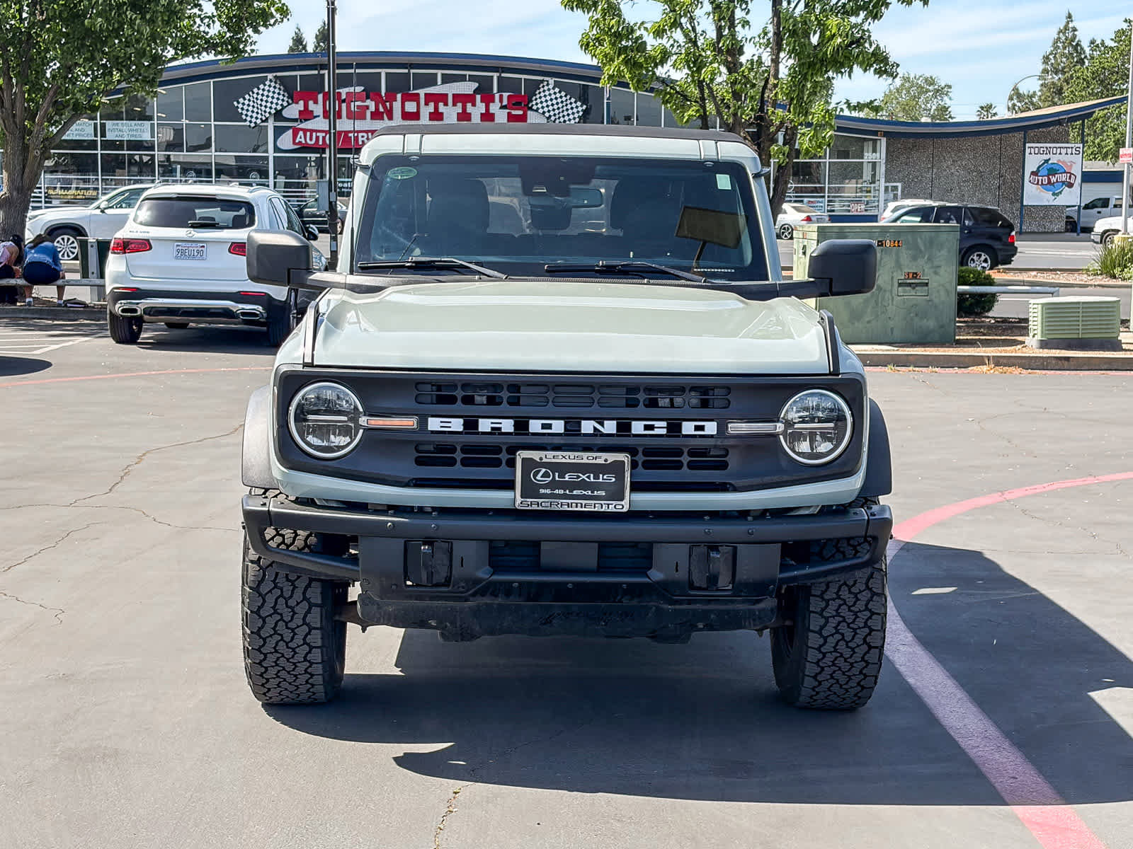Used 2021 Ford Bronco Black Diamond image 6