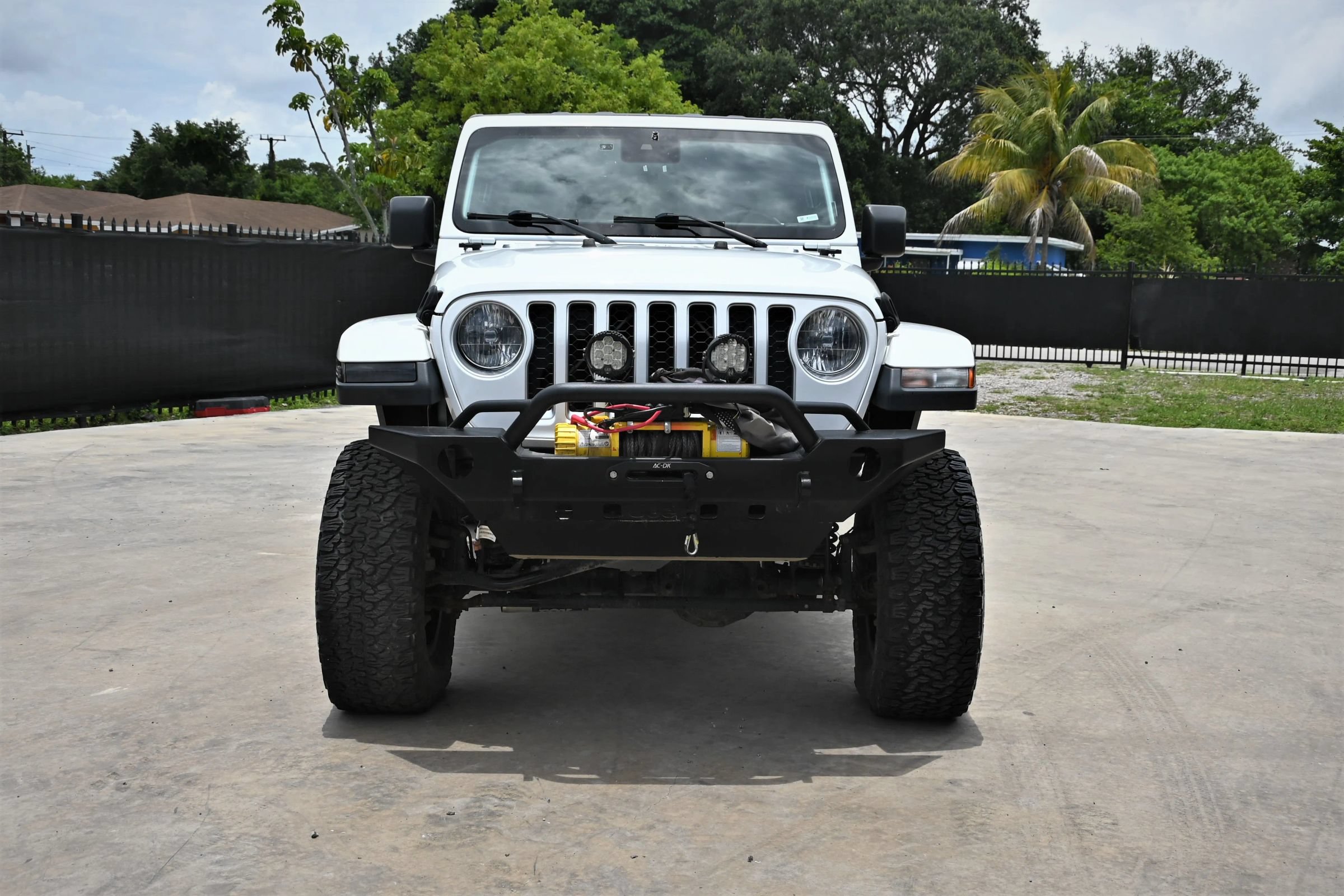 Used 2020 Jeep Gladiator Overland AWD/4WD image 2