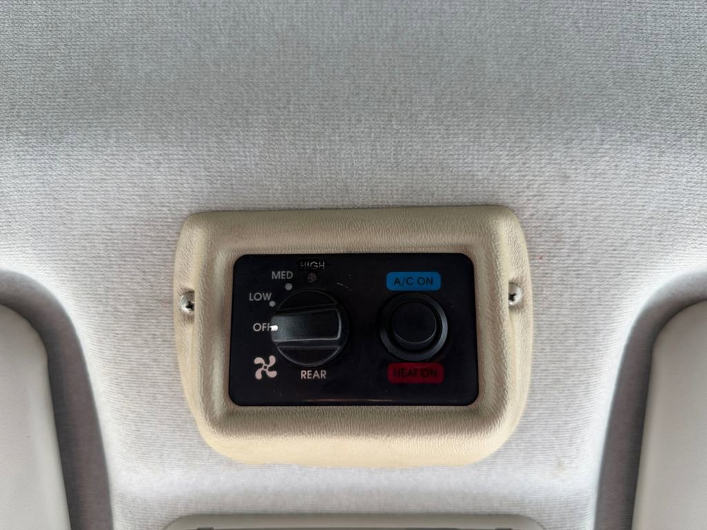 Used 2016 RAM ProMaster 2500 w/ Premium Appearance Group FWD image 26