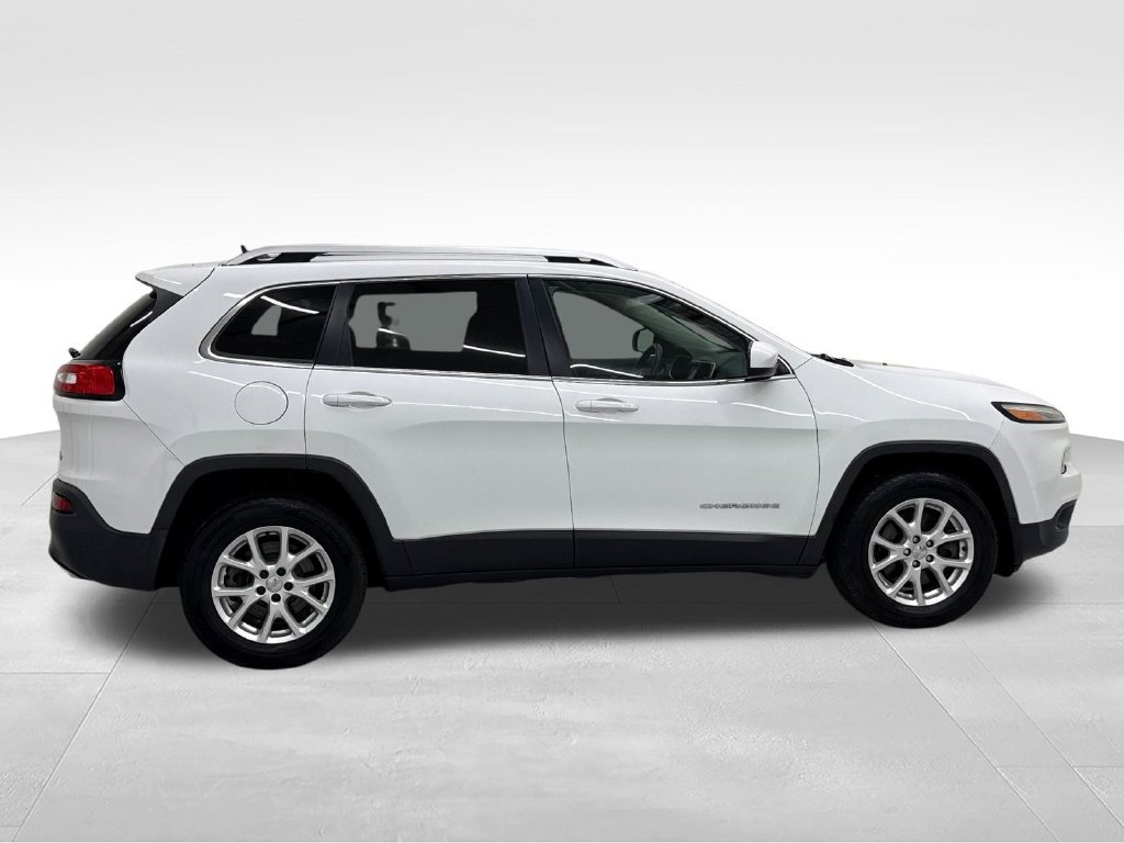 Used 2015 Jeep Cherokee Latitude w/ Cold Weather Group AWD/4WD image 8