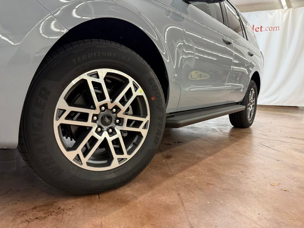 New 2025 Ford Expedition Active image 26