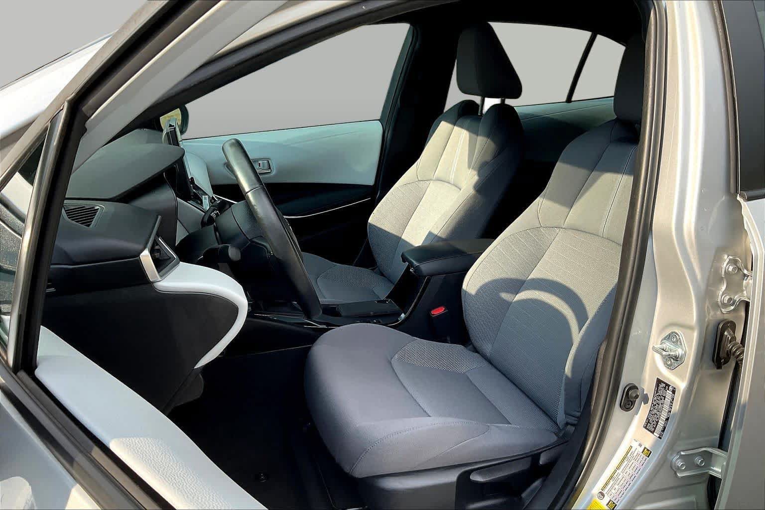 Used 2023 Toyota Corolla SE FWD image 8