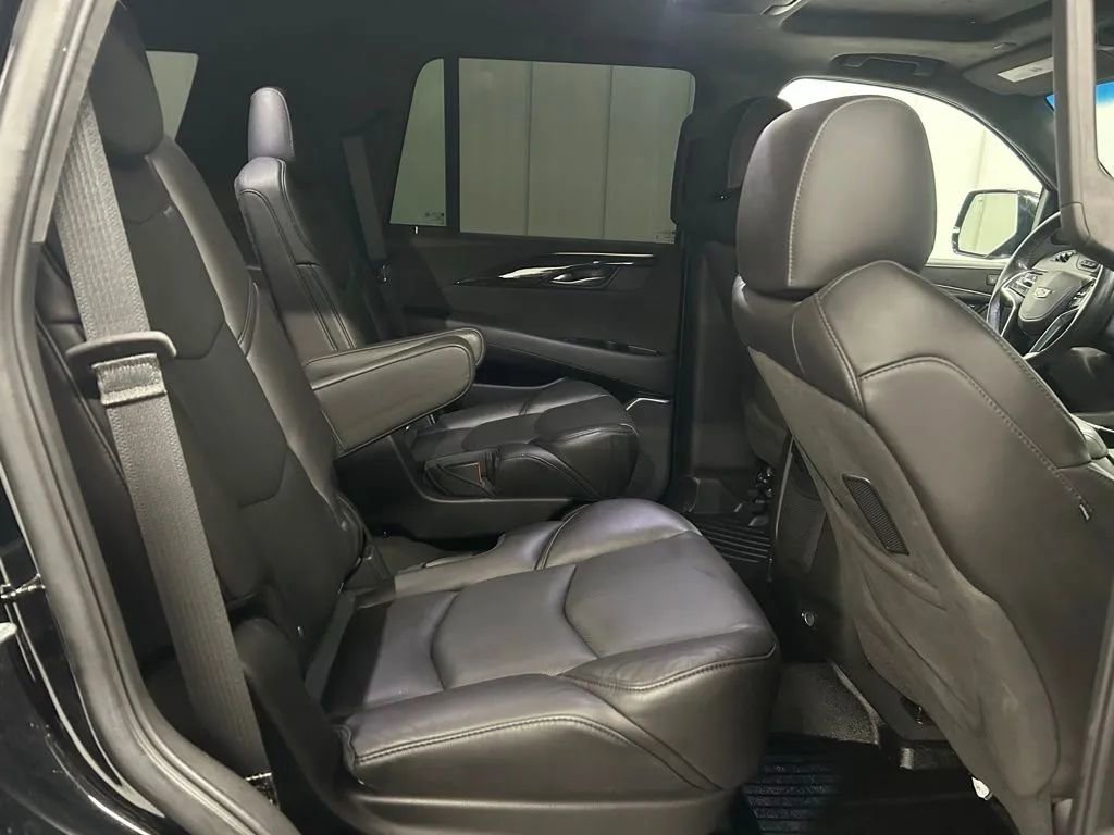 Used 2020 Cadillac Escalade Platinum image 17