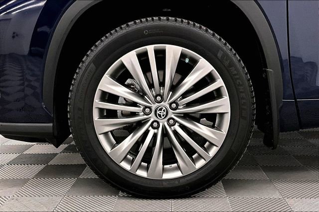 Used 2022 Toyota Highlander Platinum AWD/4WD image 10