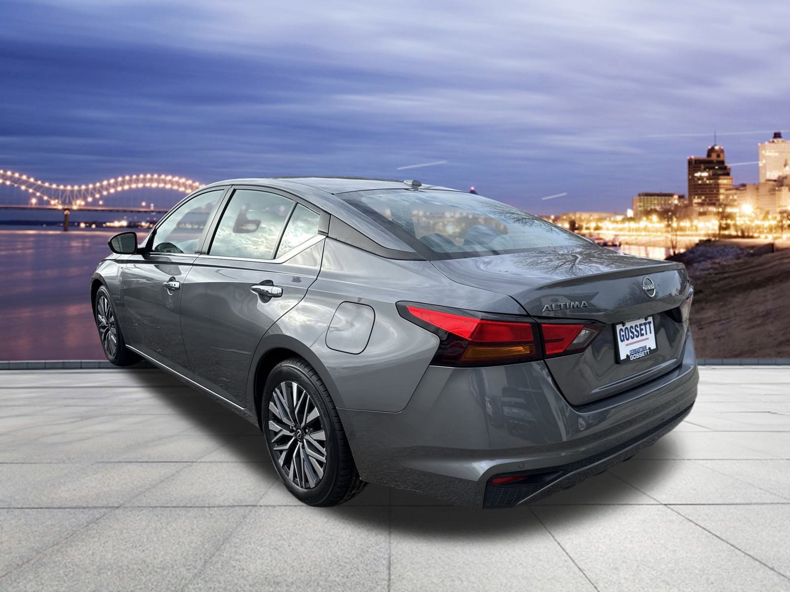 Used 2024 Nissan Altima 2.5 SV image 3