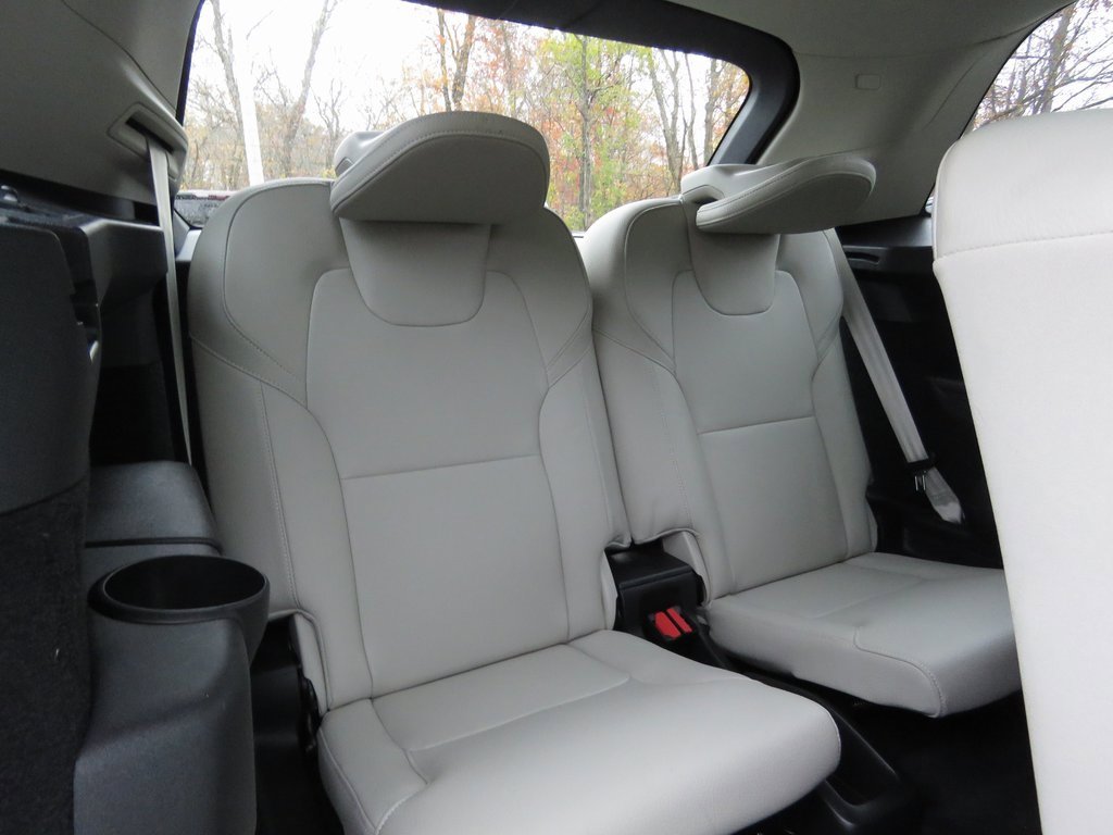 Used 2020 Volvo XC90 T6 Momentum w/ Protection Package image 18