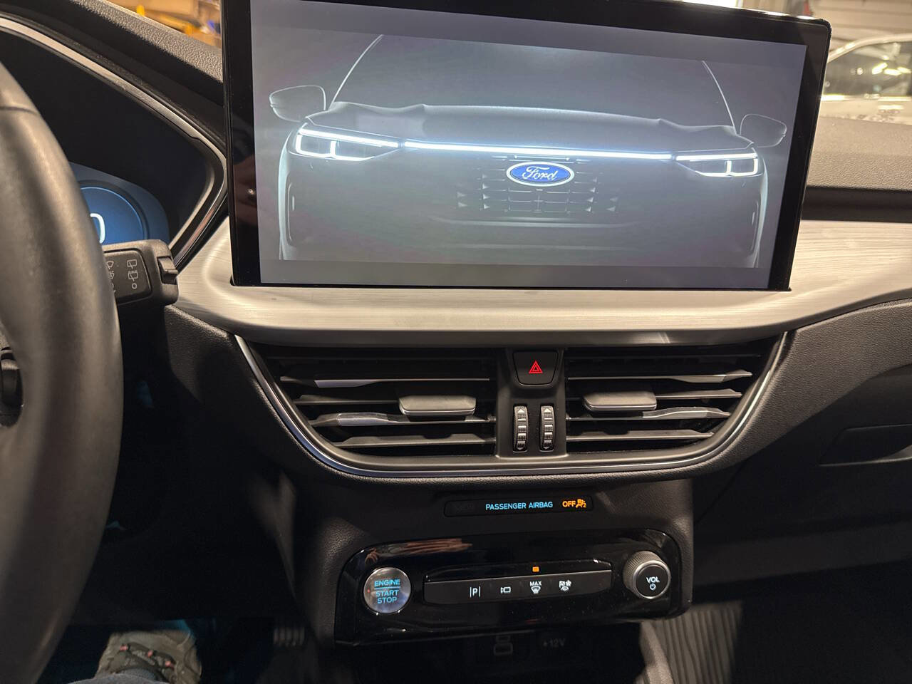 Certified 2024 Ford Escape Platinum image 33