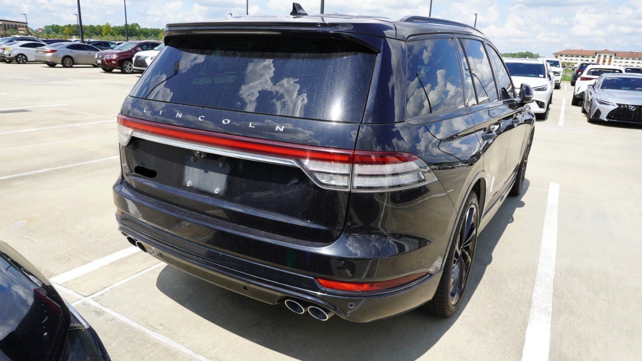 Used 2023 Lincoln Aviator Reserve w/ Equipment Group 201A RWD image 8