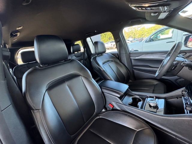 Used 2024 Jeep Grand Cherokee Limited image 18