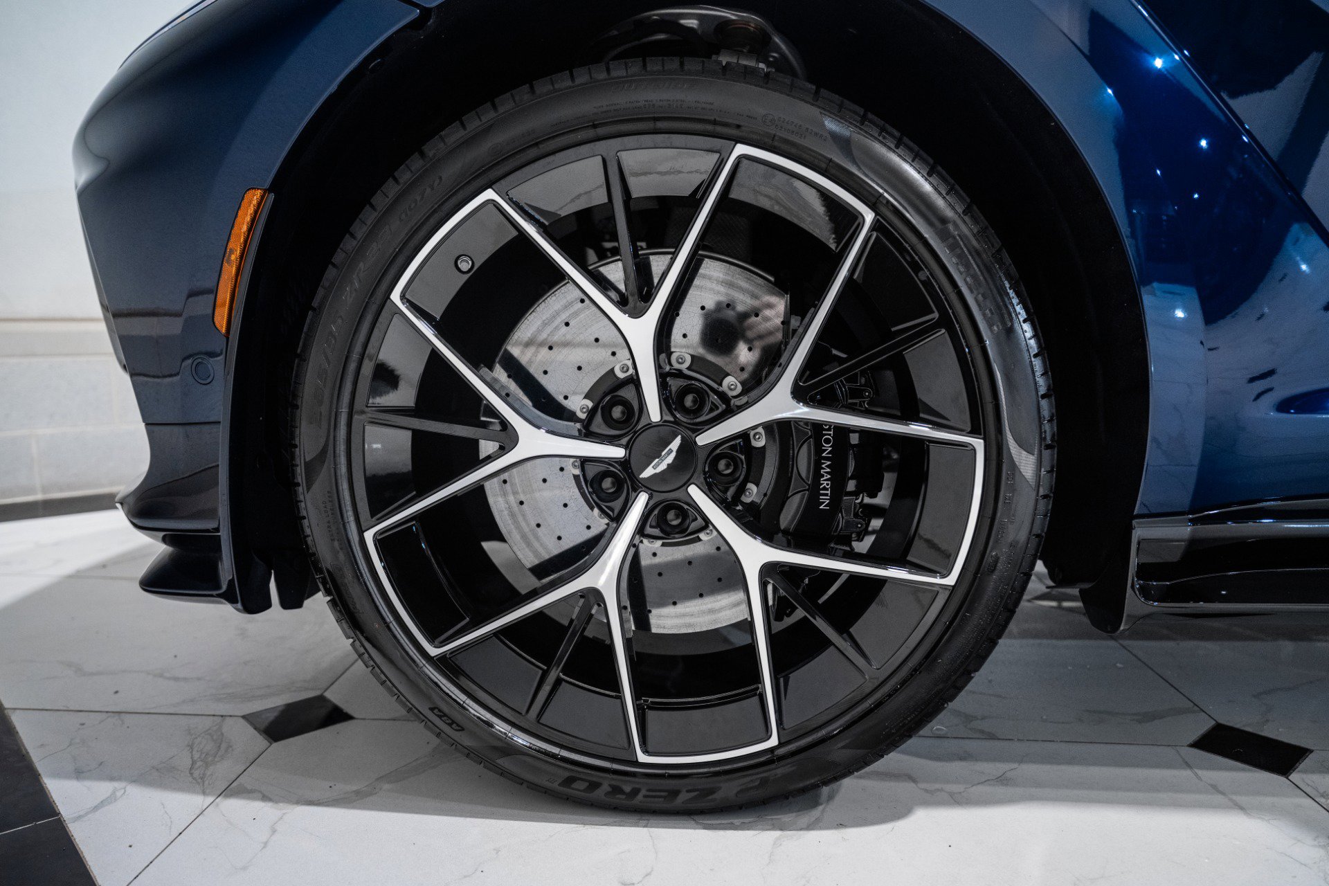 New 2026 Aston Martin DBX 707 image 4