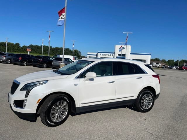 Used 2017 Cadillac XT5 Luxury w/ Driver Awareness Package AWD/4WD image 4