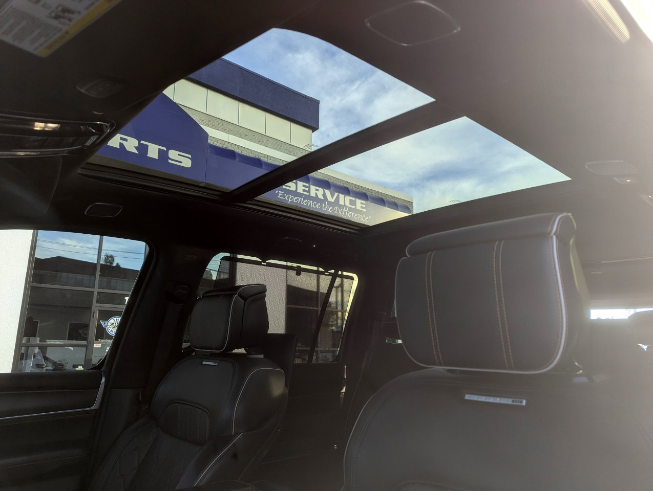 Used 2024 Jeep Grand Wagoneer Series III w/ Rear Seat Video Group 1 image 27