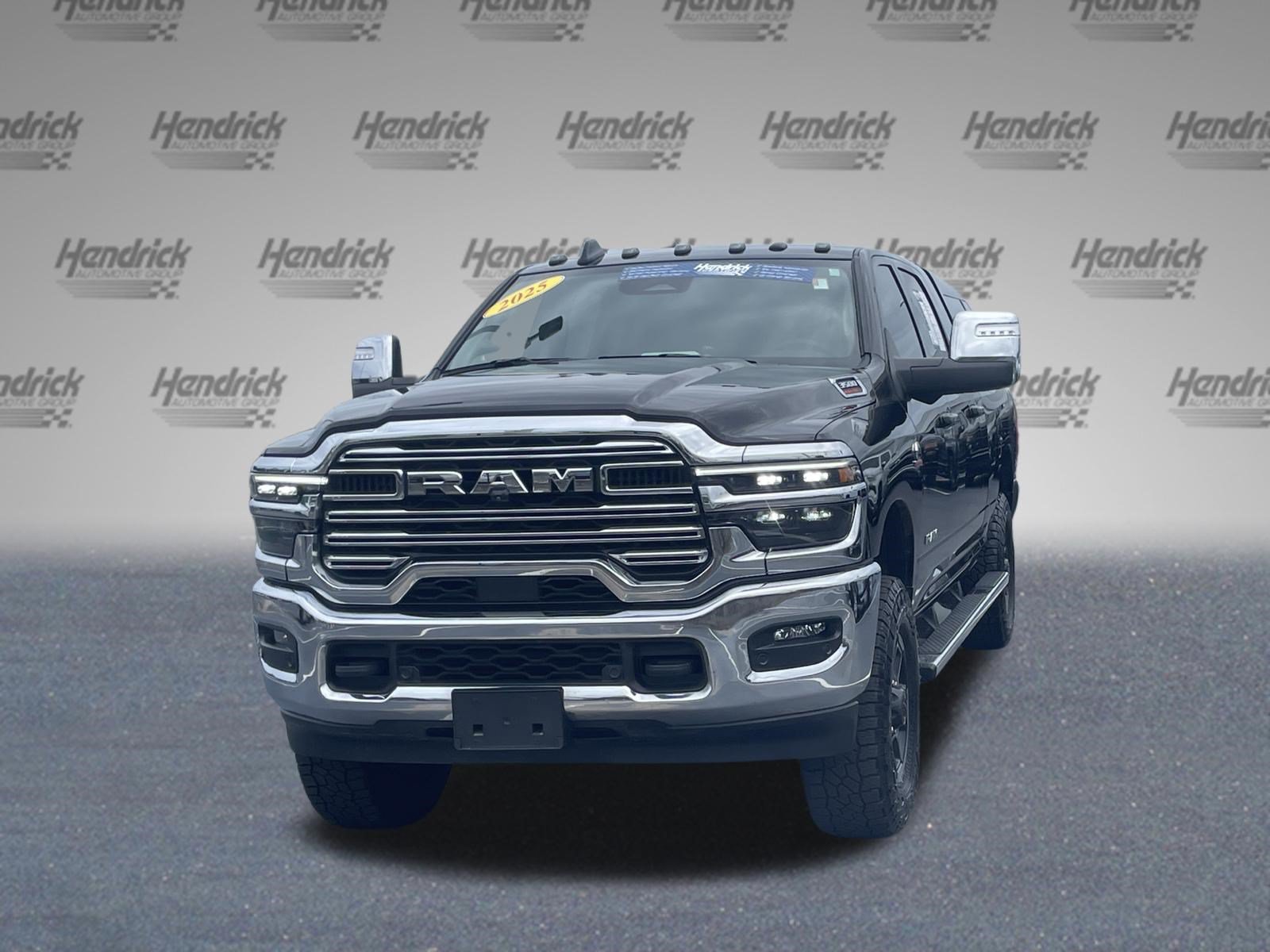 Used 2025 RAM 3500 Laramie AWD/4WD image 2