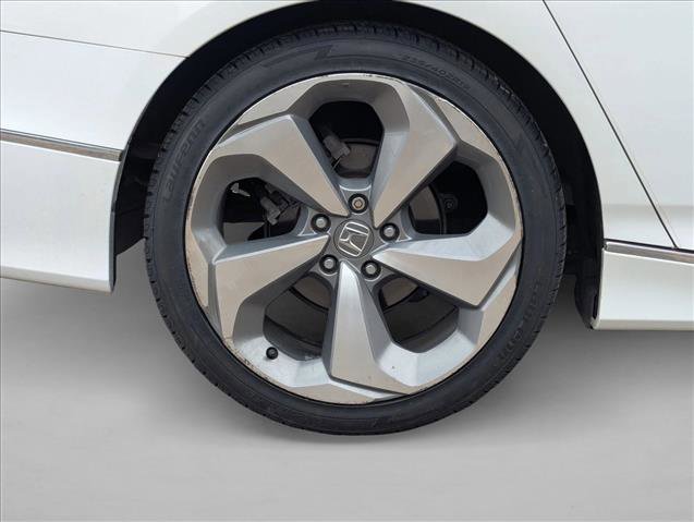 Used 2018 Honda Accord Touring image 6