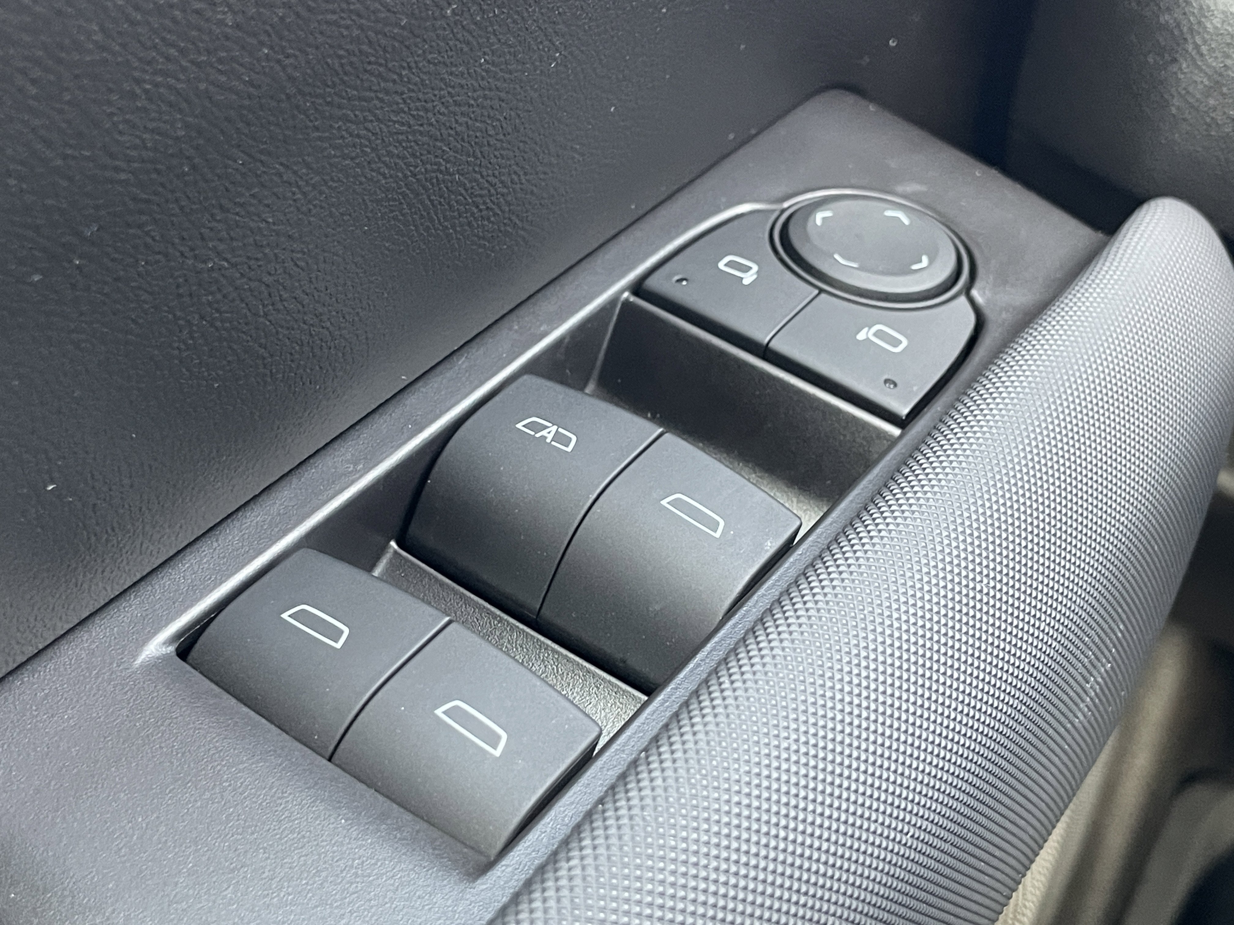 Used 2024 Chevrolet Colorado Z71 w/ Z71 Convenience Package 2 image 22