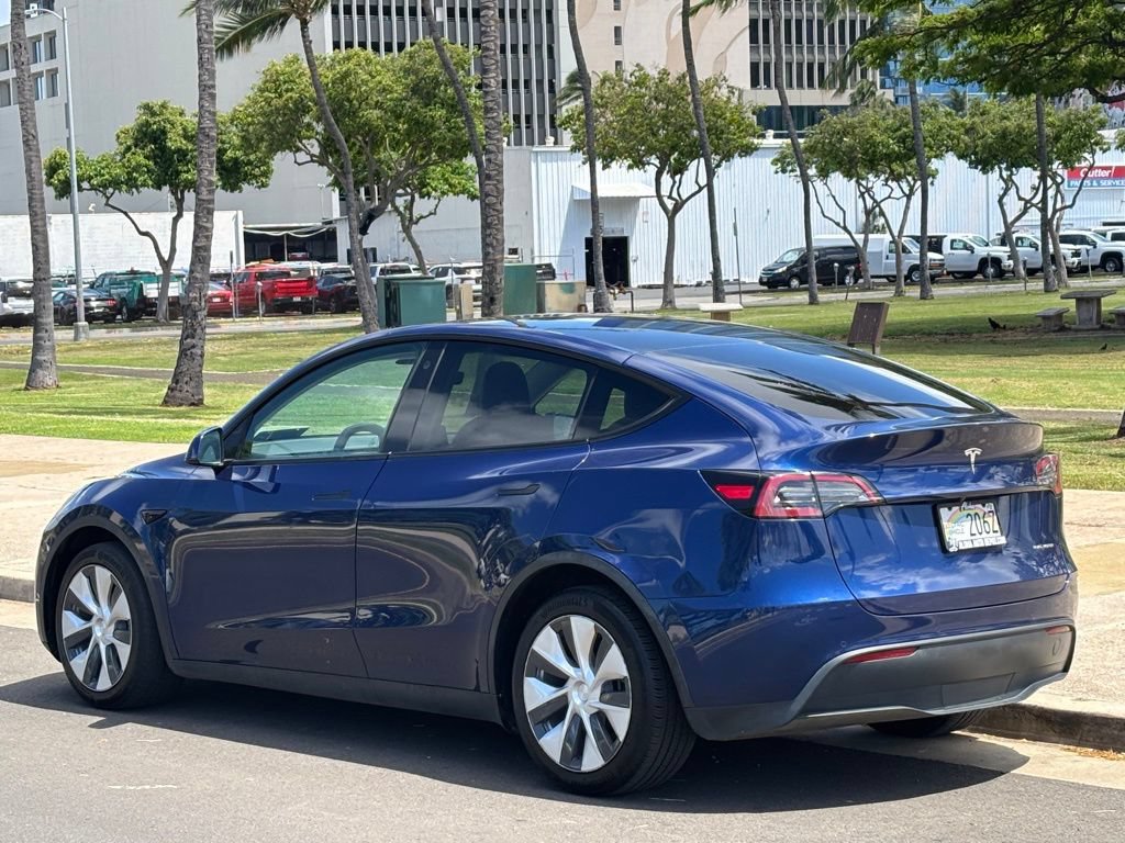Used 2022 Tesla Model Y Long Range AWD/4WD image 3