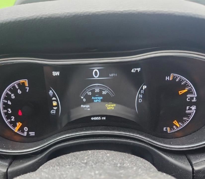 Used 2022 Jeep Grand Cherokee Laredo X image 5