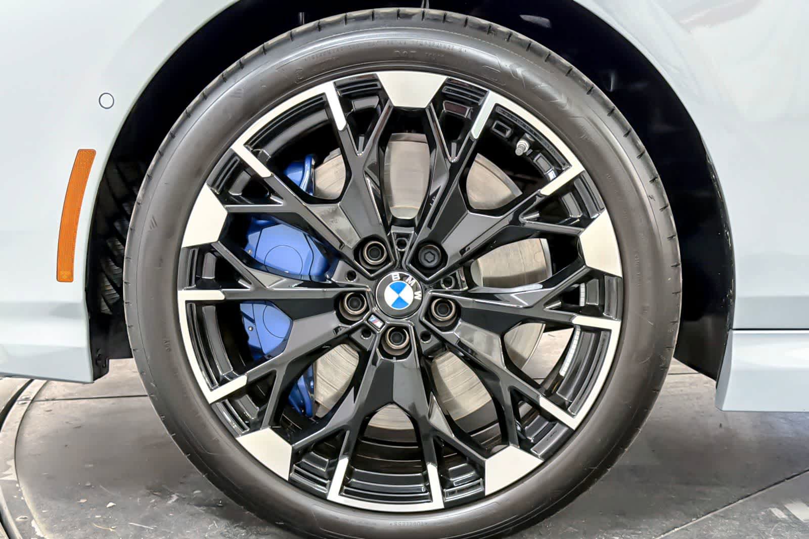 Used 2025 BMW M235i xDrive w/ Technology Package AWD/4WD image 25