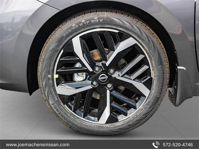 New 2025 Nissan Versa SR w/ Trunk Package image 7