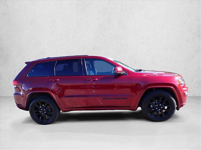 Used 2018 Jeep Grand Cherokee Altitude AWD/4WD image 5