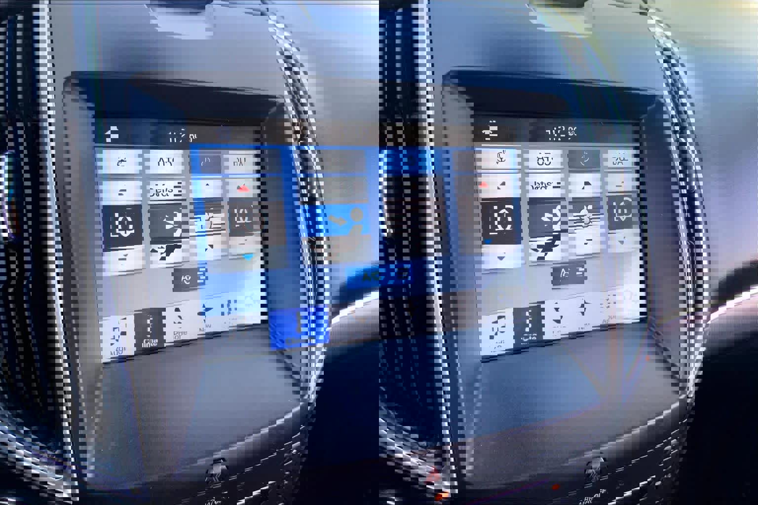 Used 2016 Ford Edge Titanium w/ Equipment Group 302A AWD/4WD image 33