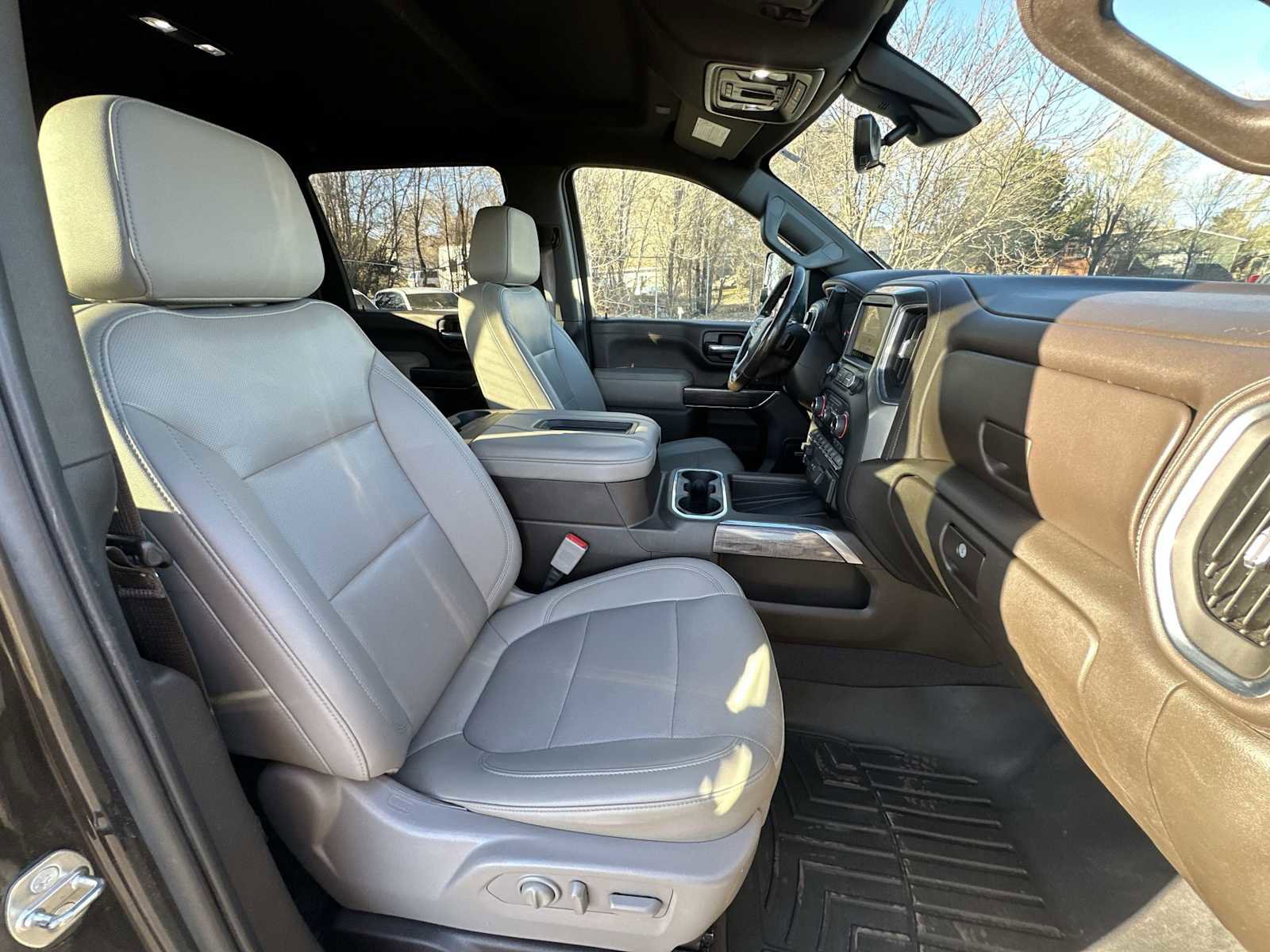 Used 2021 Chevrolet Silverado 3500 LTZ w/ LTZ Convenience Package image 24