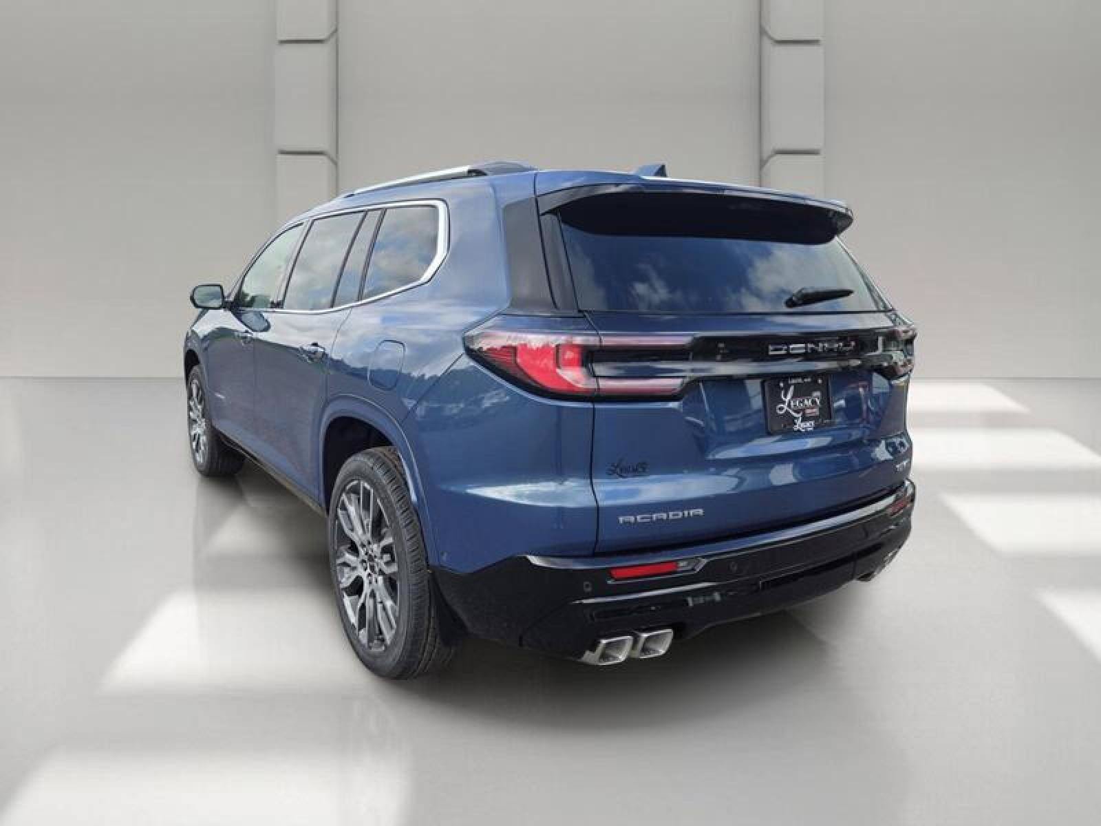 New 2026 GMC Acadia Denali Ultimate w/ LPO, Floor Liner Package FWD image 5