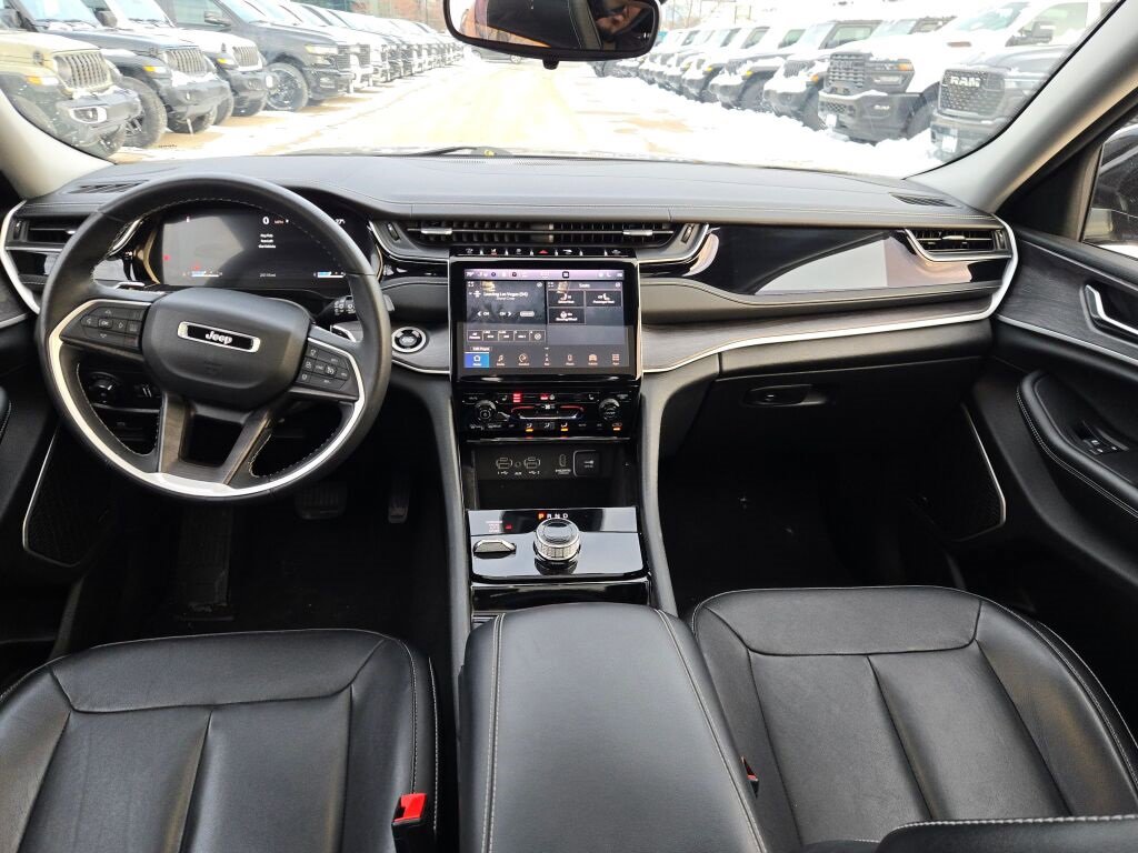 Used 2022 Jeep Grand Cherokee L Limited w/ Trailer Tow Group (B) image 20