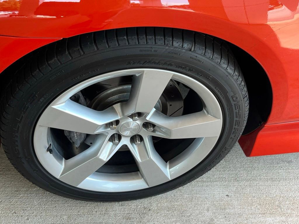 Used 2011 Chevrolet Camaro SS w/ LPO, Ground Effects Package RWD image 5