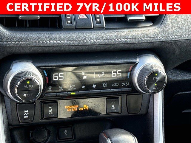 Used 2021 Toyota RAV4 XLE Premium image 22