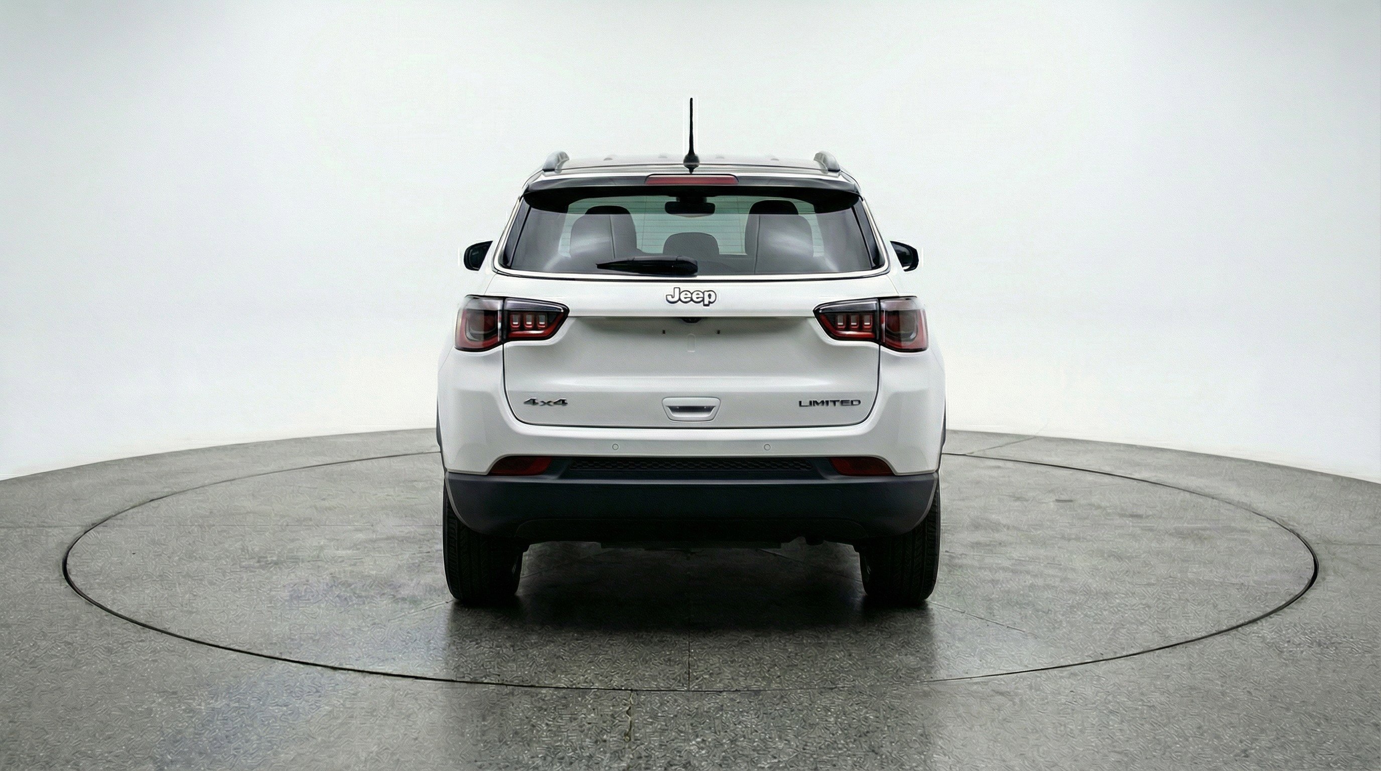 Used 2025 Jeep Compass Limited image 7