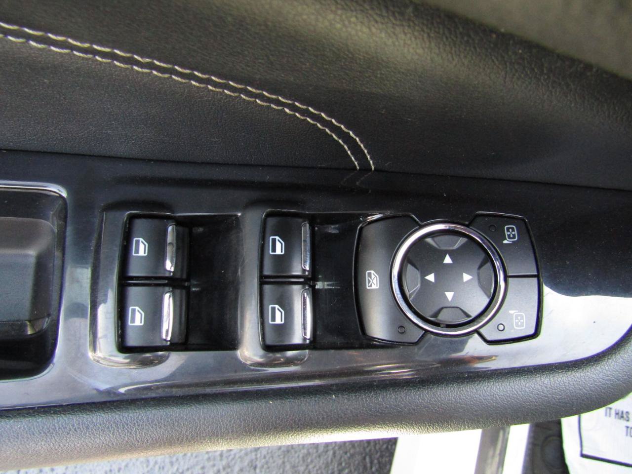 Used 2016 Ford Edge Titanium w/ Technology Package FWD image 12