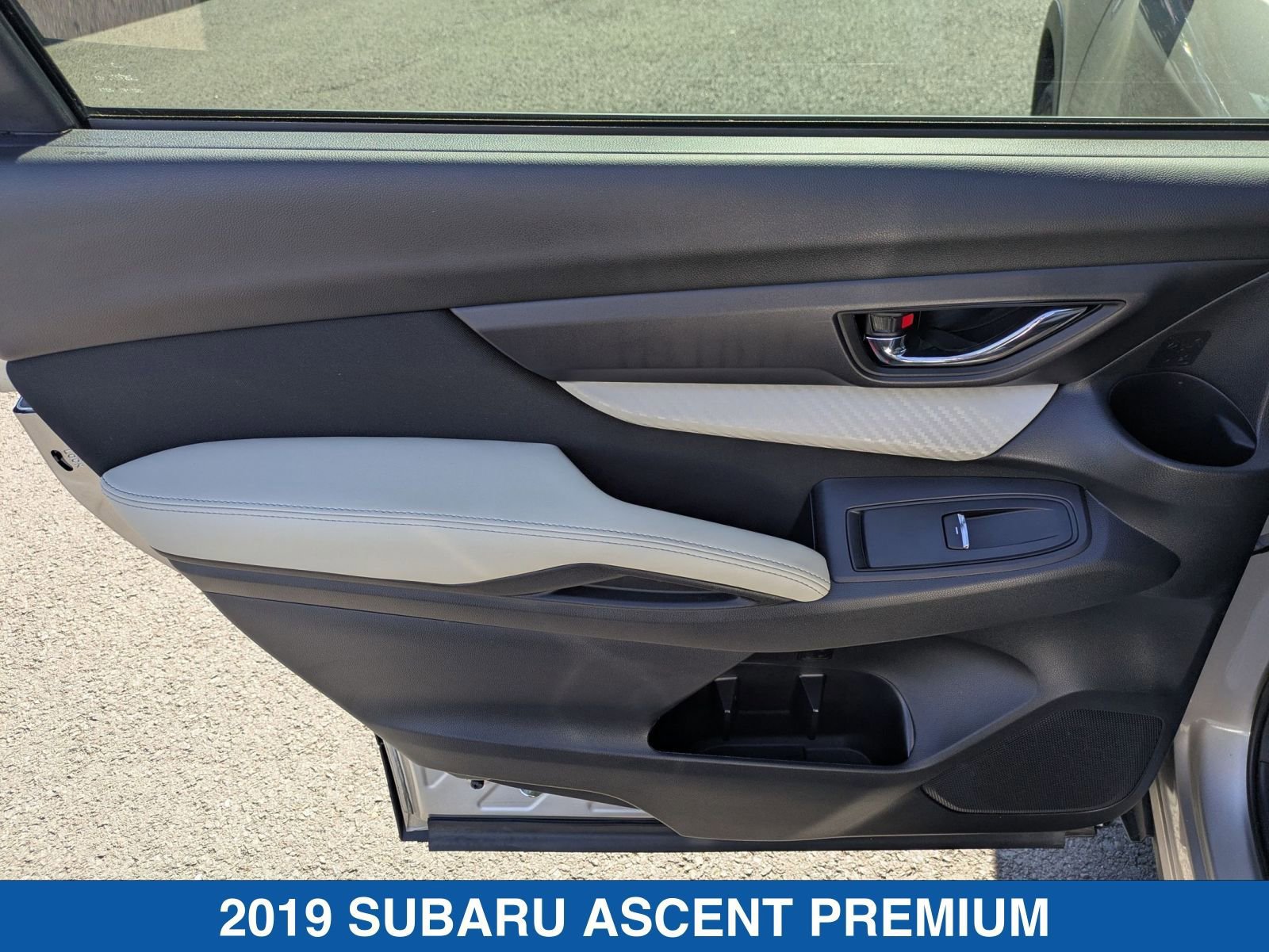 Used 2019 Subaru Ascent Premium image 28