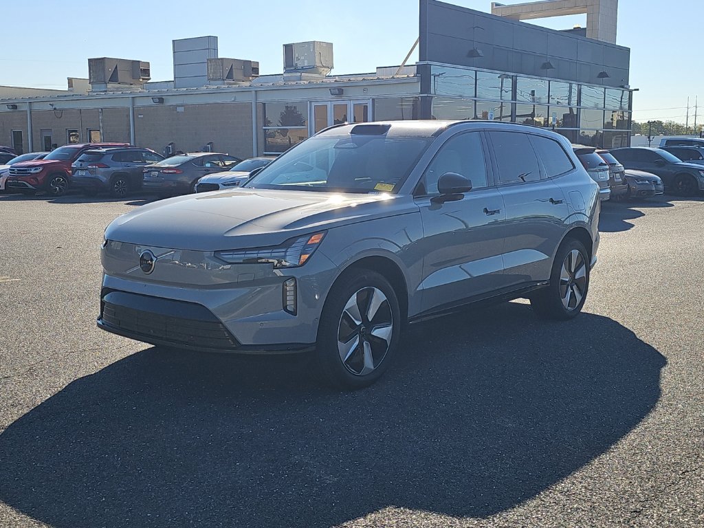 Certified 2025 Volvo EX90 Plus AWD/4WD image 16