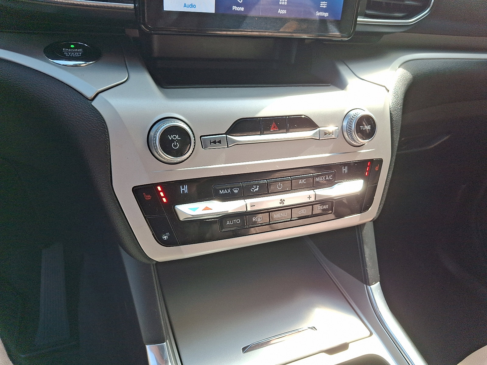 Used 2020 Ford Explorer XLT w/ Equipment Group 202A image 17