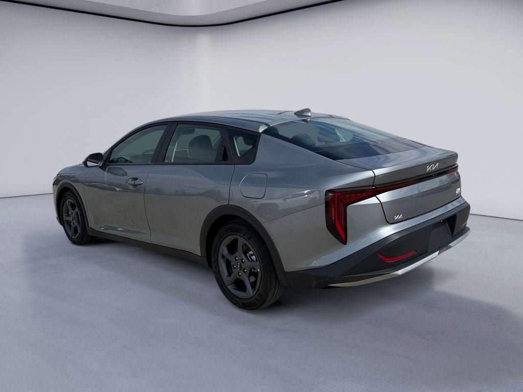 Used 2025 Kia K4 LXS image 3