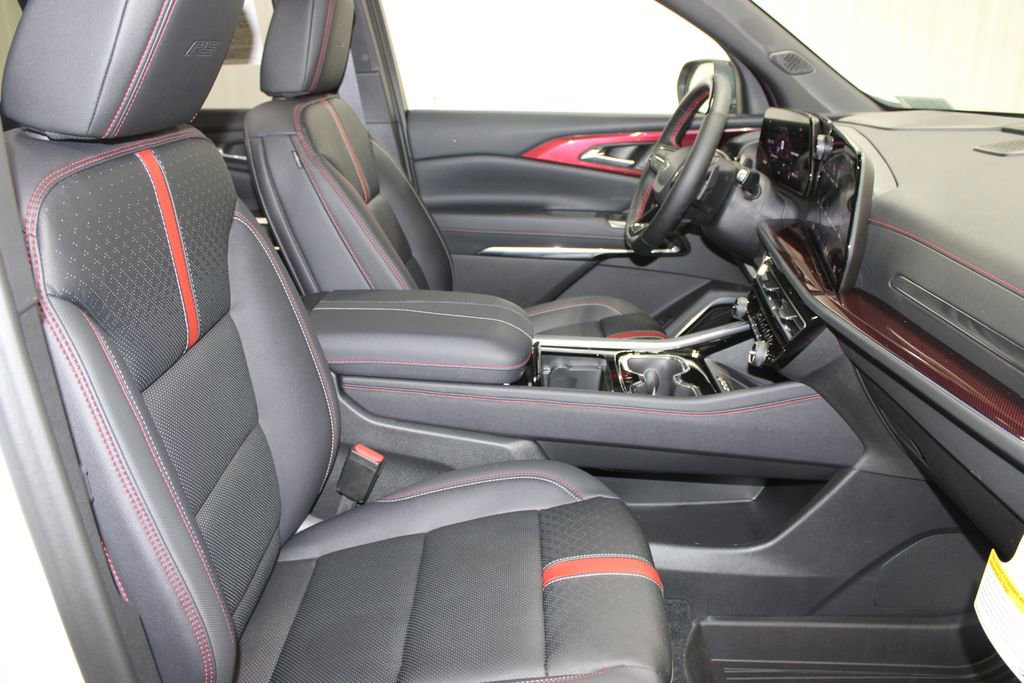 New 2026 Chevrolet Traverse RS w/ LPO, Floor Liner Package FWD image 23